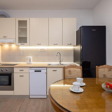 Apartments Paladin Makarska Exterior foto