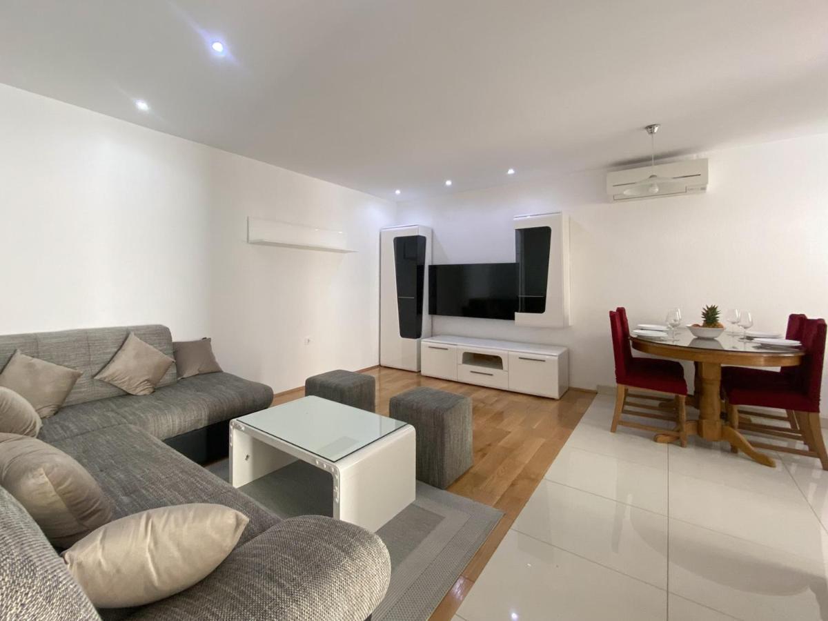 Apartments Paladin Makarska Exterior foto