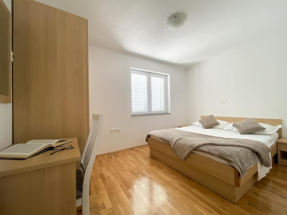 Apartments Paladin Makarska Exterior foto
