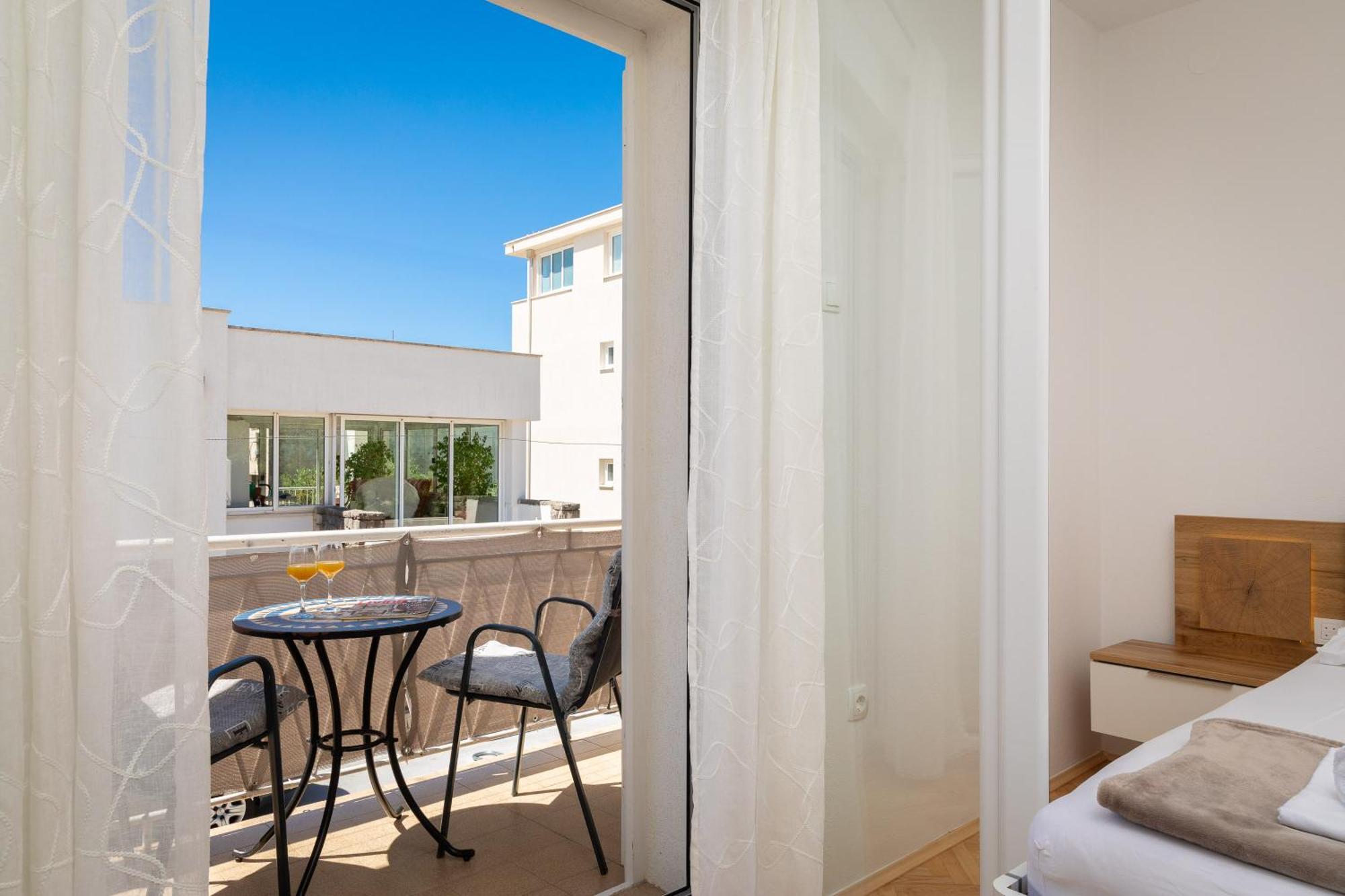 Apartments Paladin Makarska Exterior foto